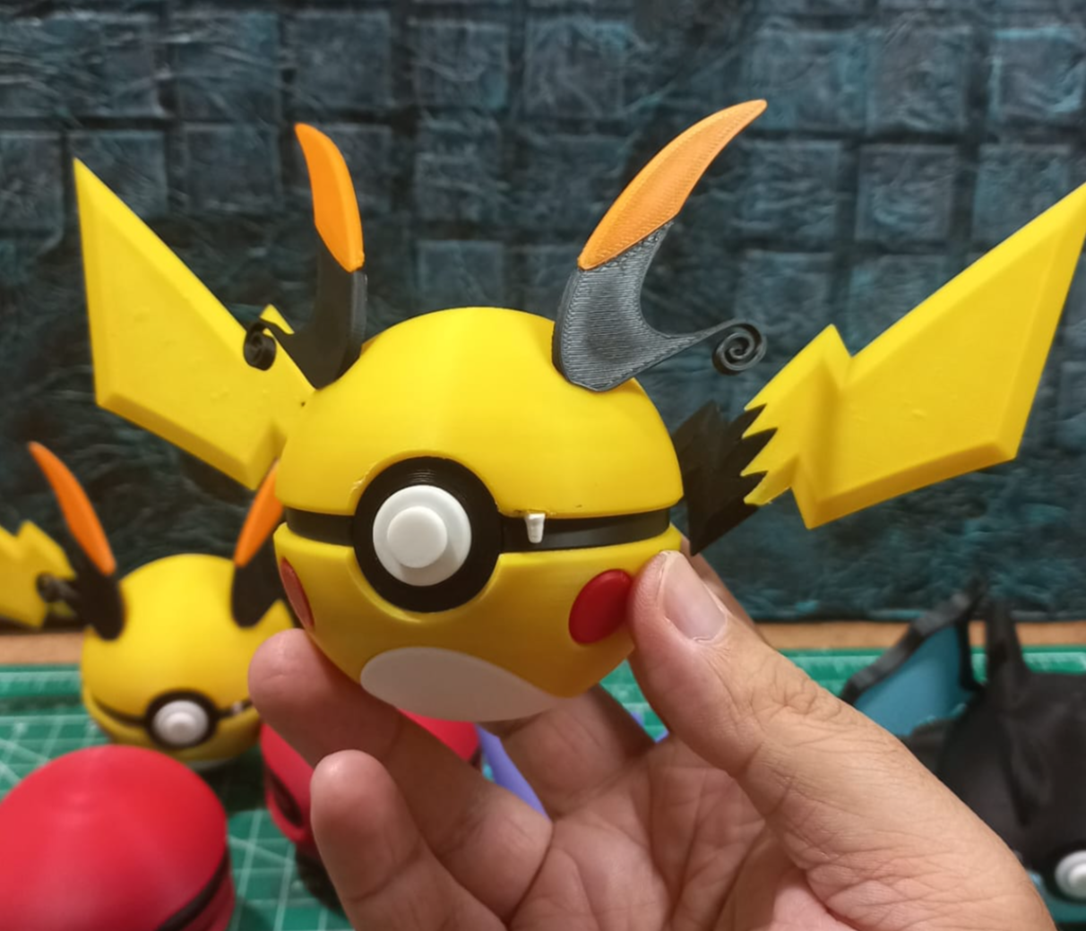 Raichu Pokeball